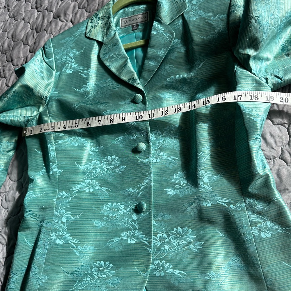 TA Travis Eyers 100% silk Floral Blazer and Skirt Set - Picture 2 of 13